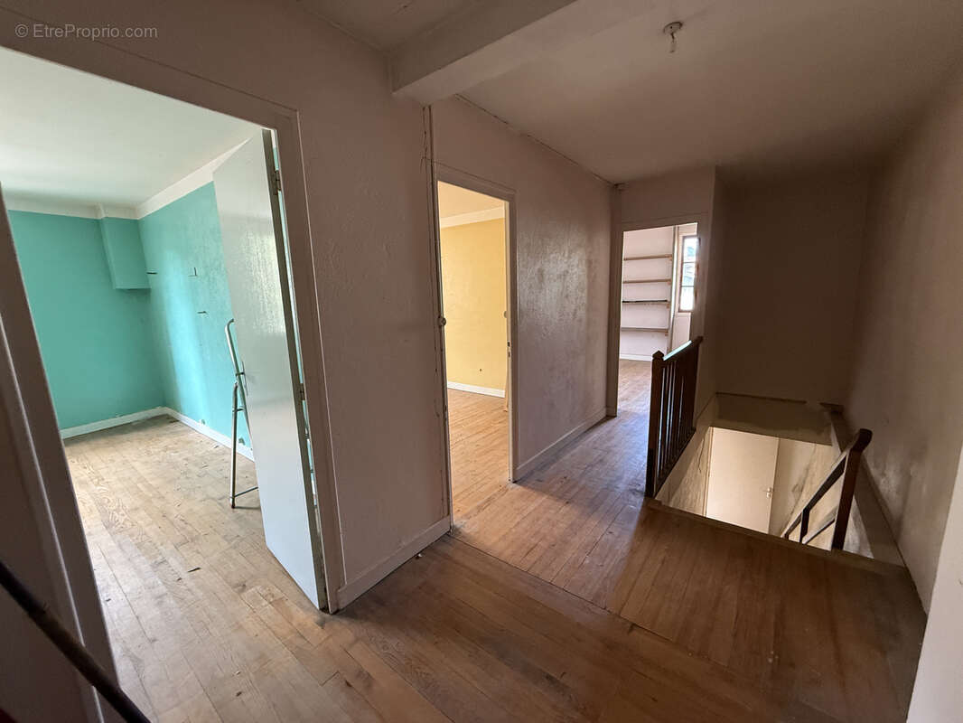 Maison à SAINT-JULIEN-VOCANCE