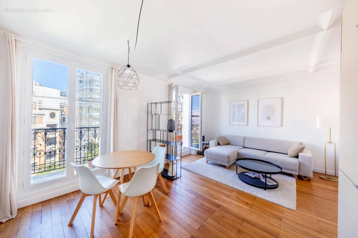 Appartement à PARIS-11E