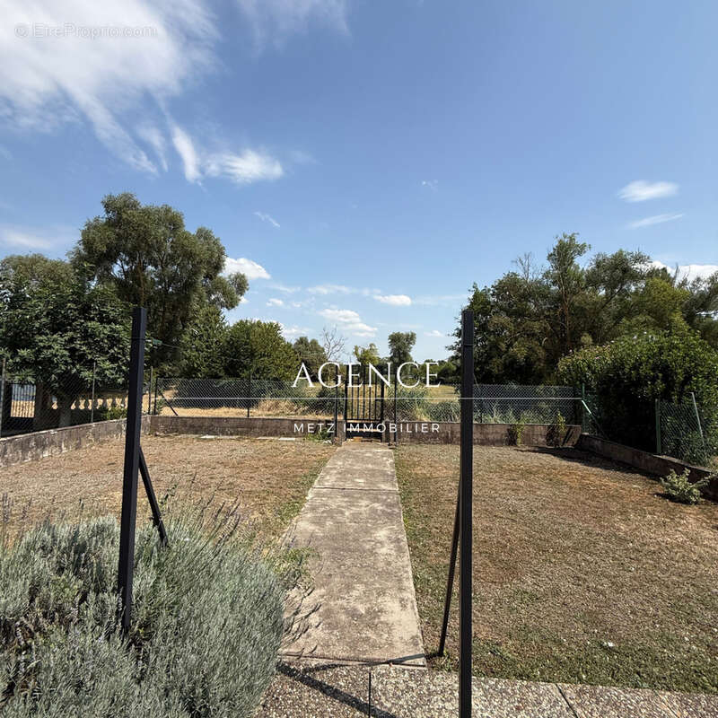 À VENDRE - MAIZIÈRES-LÈS-METZ (57280) Maison F5 de 90 m2 avec vue sur étangs - Terrain de 4 ares 39 - photo 4