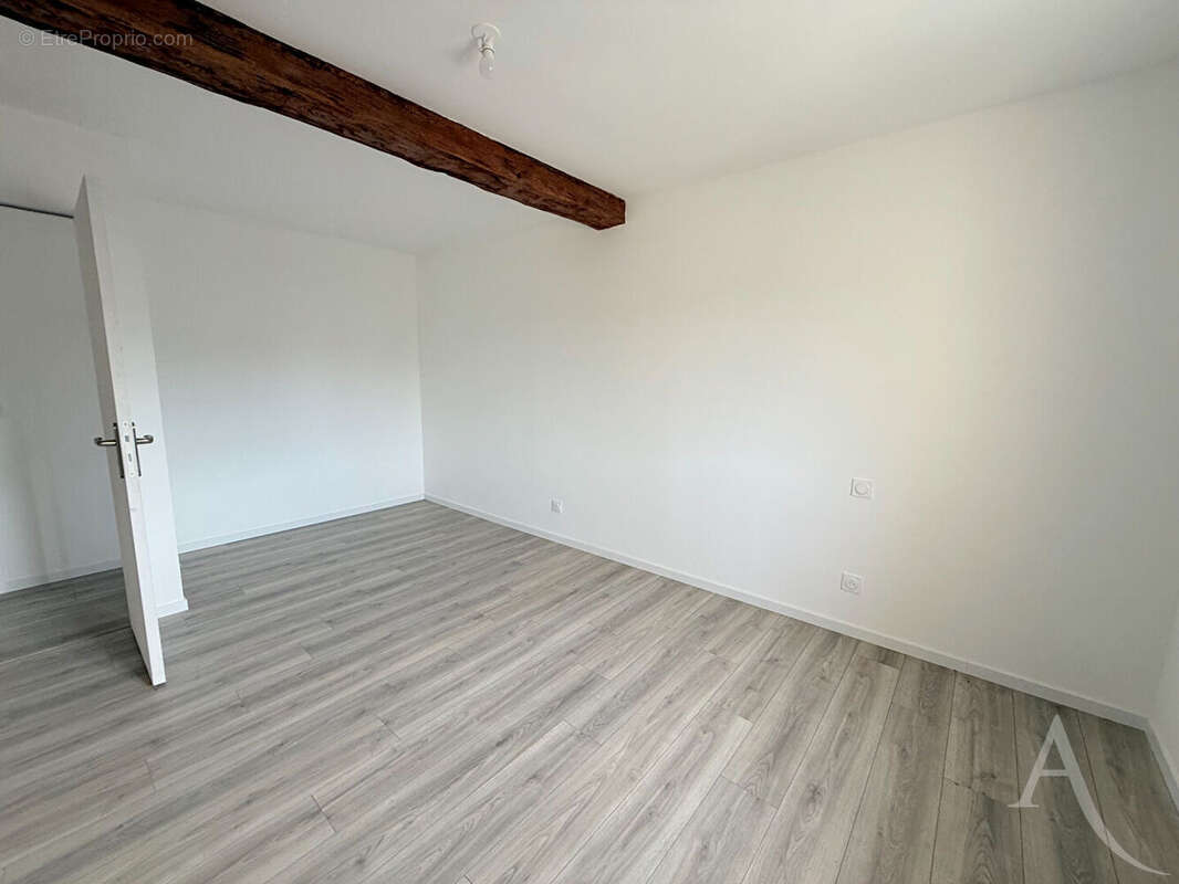 Maison à BRETTEVILLE-L&#039;ORGUEILLEUSE