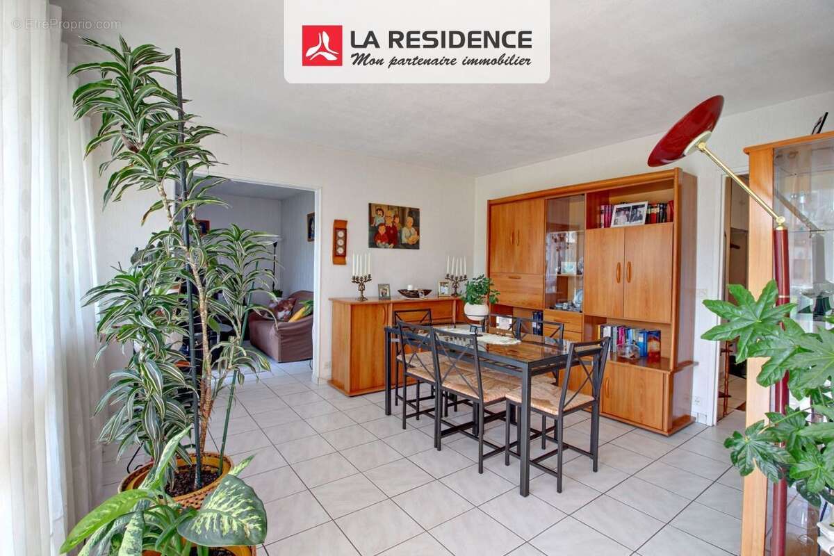 Appartement à LES MUREAUX