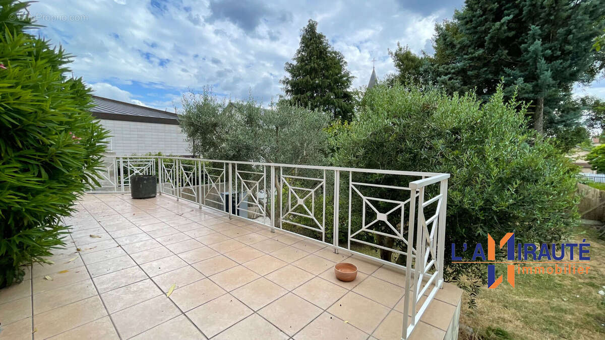Maison de 173m2 avec un terrain de 800m2 à Chatou - photo 6