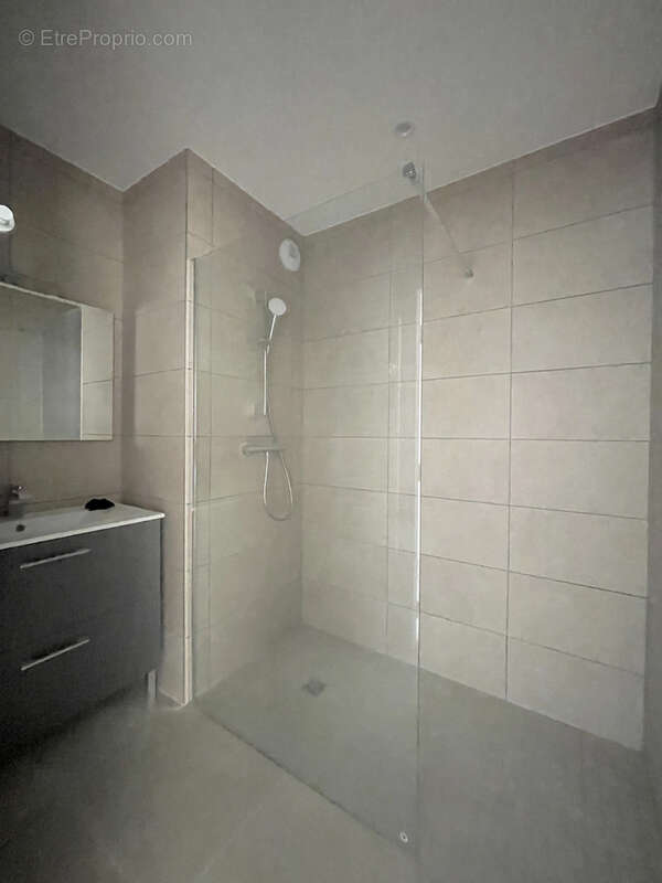 Appartement à CHARBONNIERES-LES-BAINS