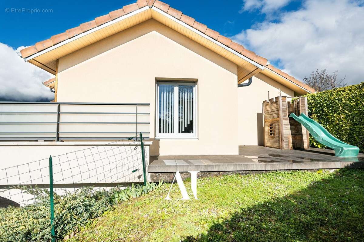 Maison 188 m² à Cessy  - photo 6