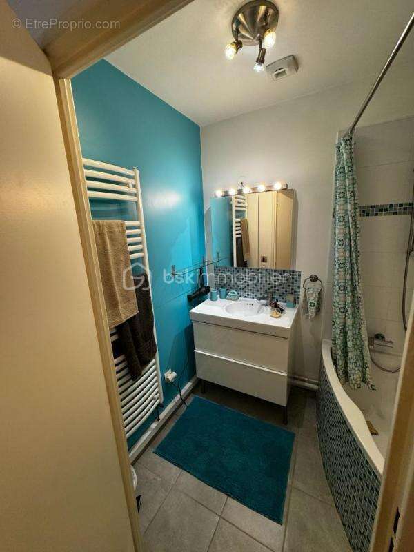 Appartement à L'HAY-LES-ROSES