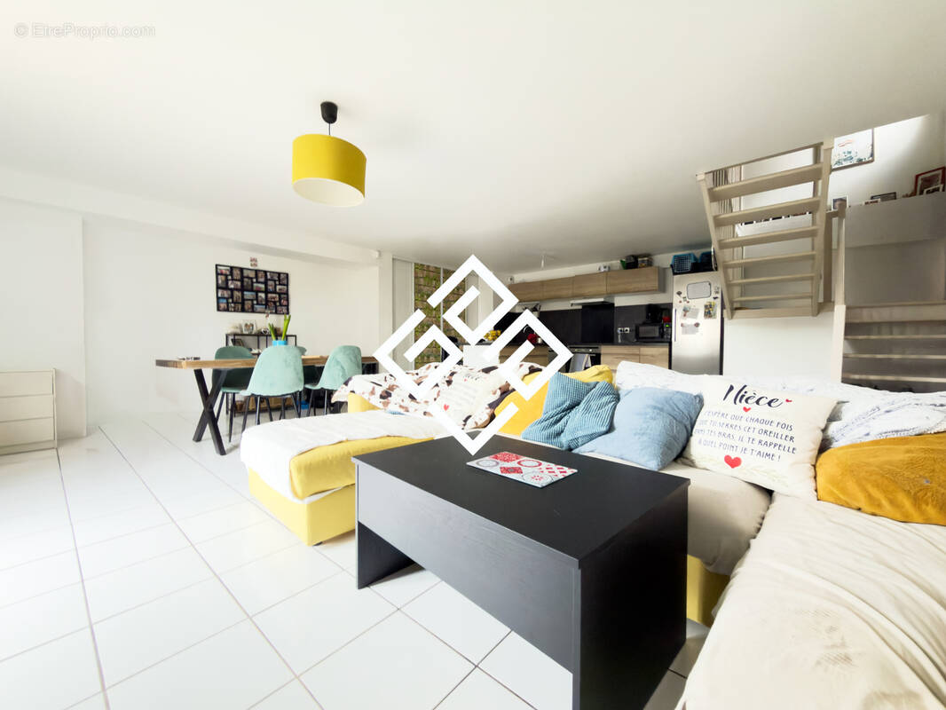 Appartement à LEZIGNAN-CORBIERES