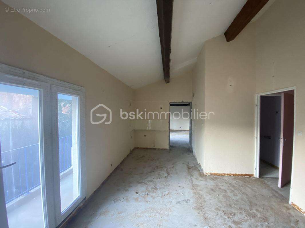 SAINT-CHRISTOL ((84) - Créez votre T3 sur mesure ! Plateau sous forme d'appartement de 76 m² env. situé au 3ème étage avec ascen - photo 14
