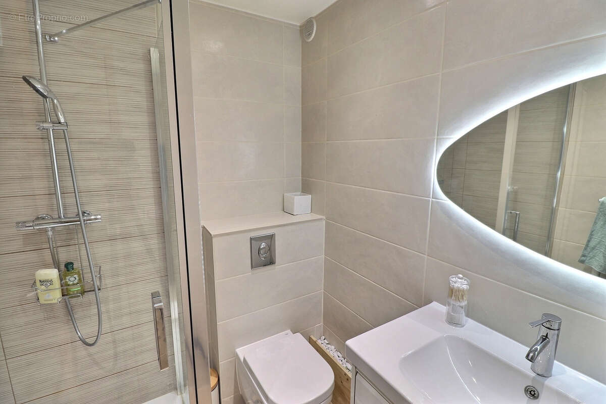 À vendre - superbe T1 bis rénové, clé en main, à deux pas du port et de la plage ! - photo 5
