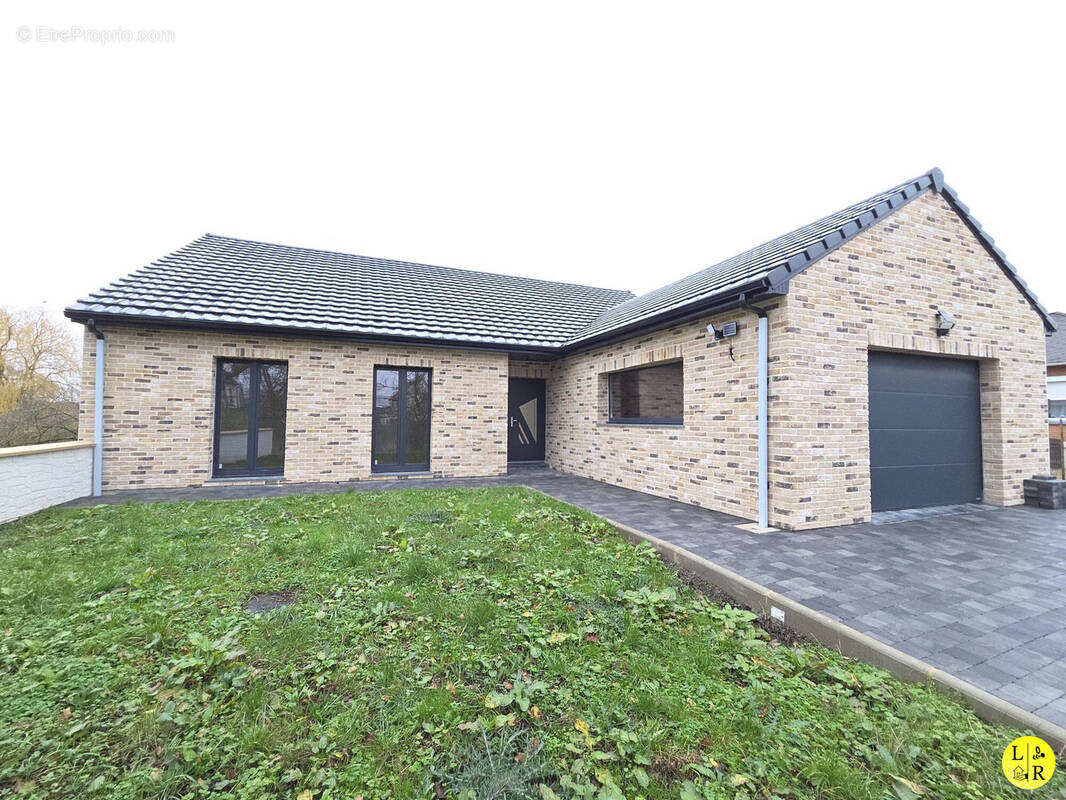 Maison à CROISILLES