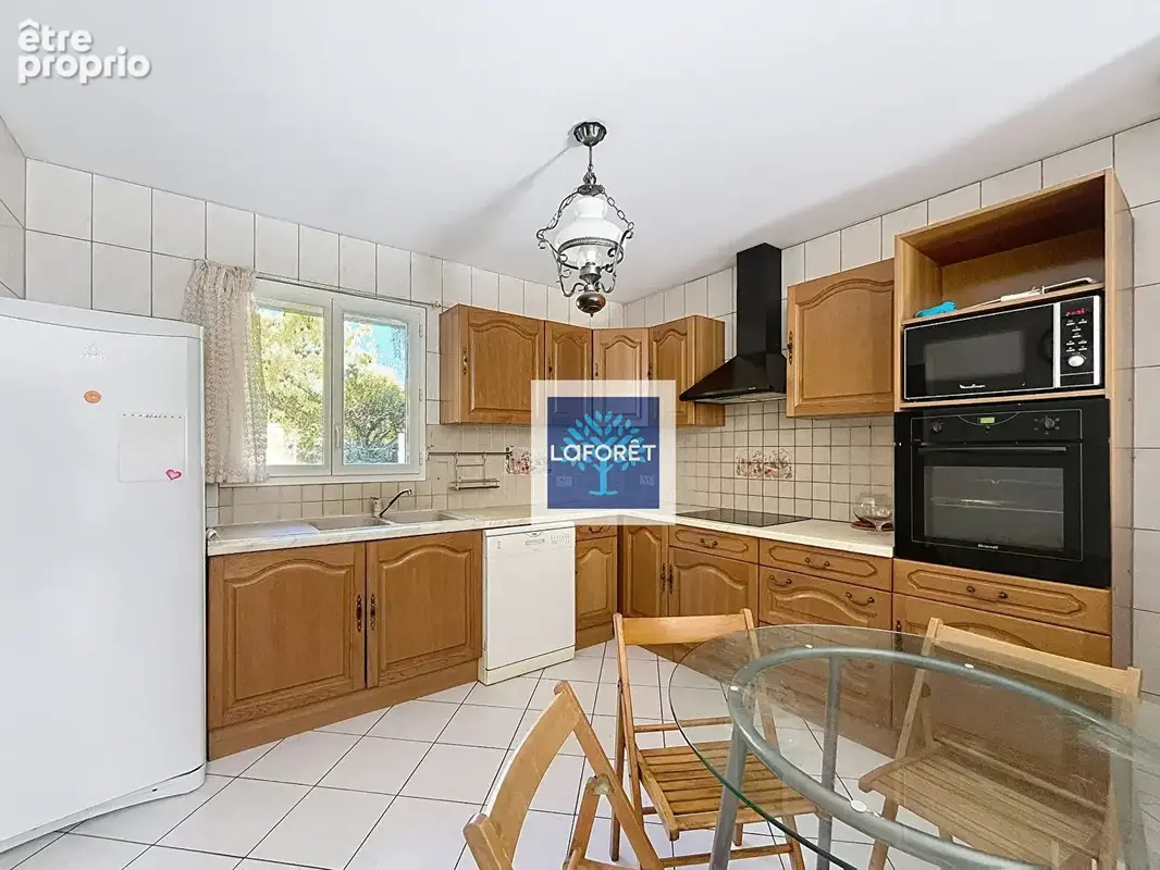 Maison de plain pied, 4 chambres, garage et parc - photo 4
