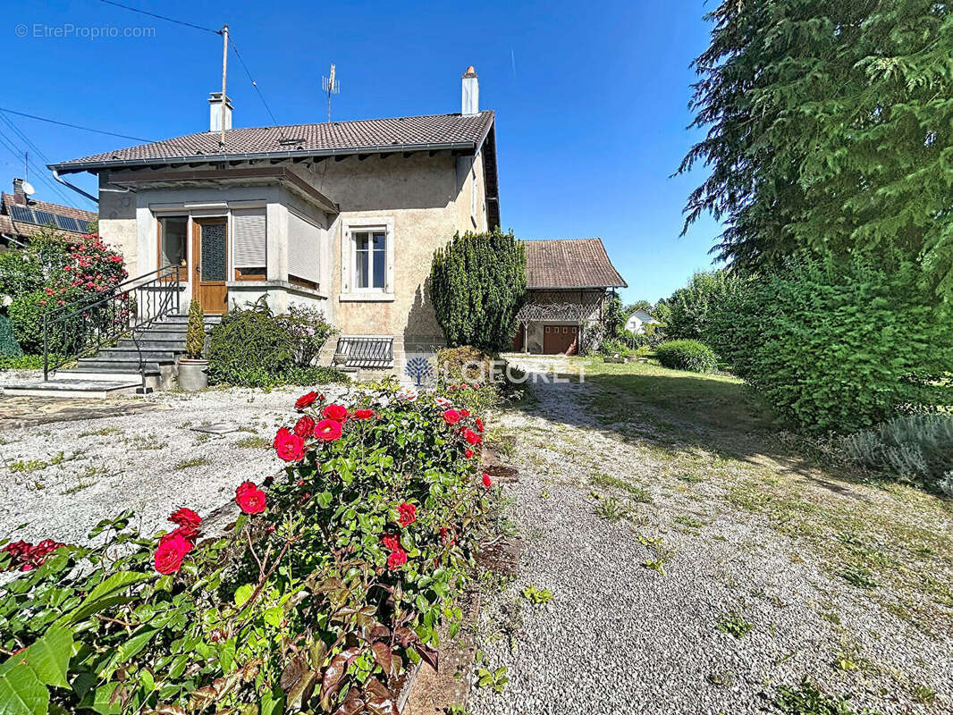 Maison à FESCHES-LE-CHATEL