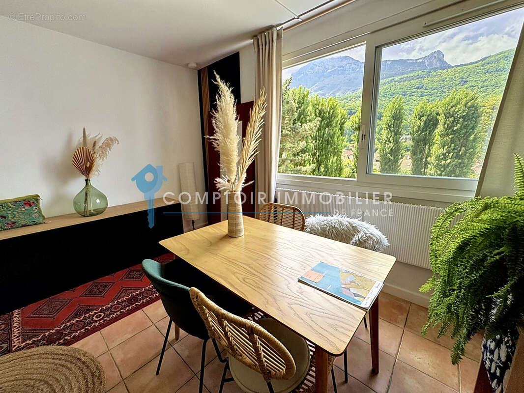 Appartement à SEYSSINET-PARISET