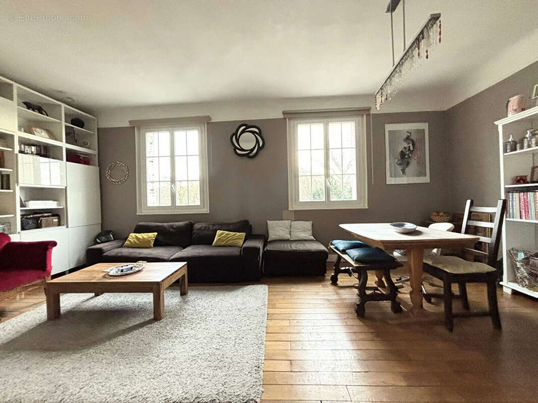 Appartement à ENGHIEN-LES-BAINS