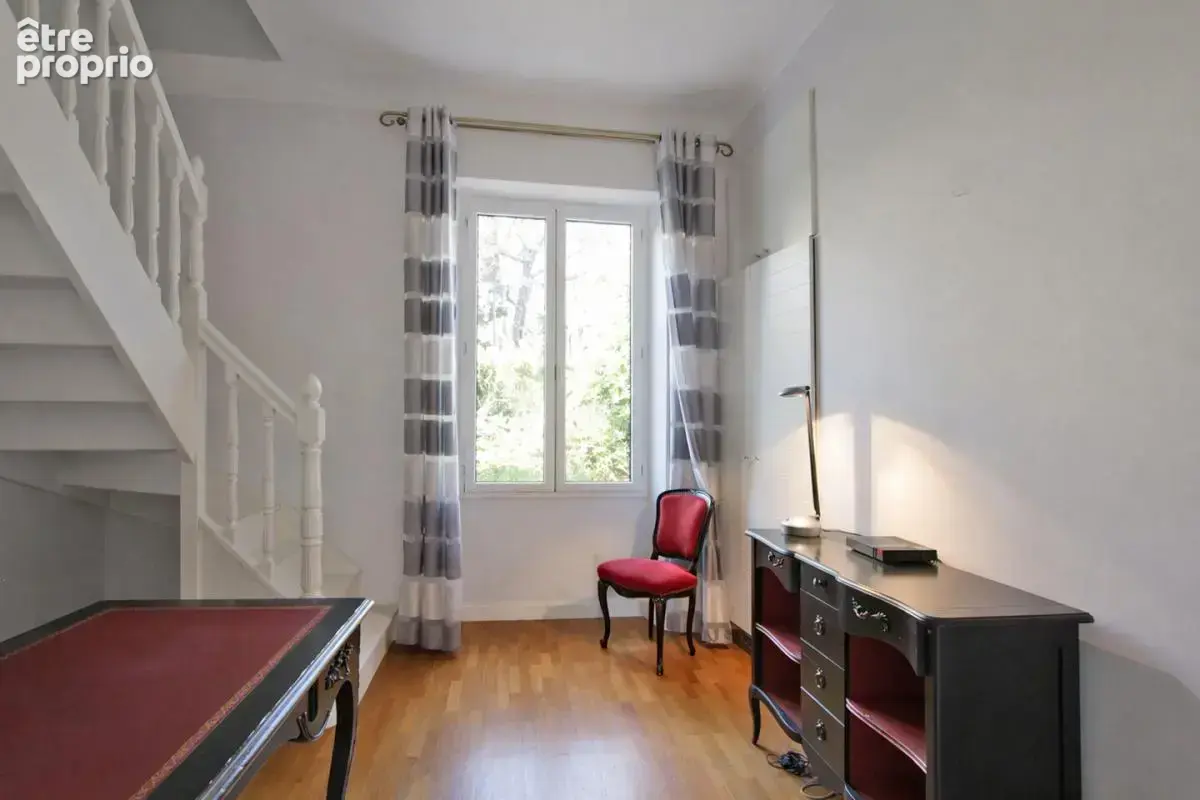 Vence, à 2 minutes à pied du centre, somptueuse villa de 321 m² - photo 17