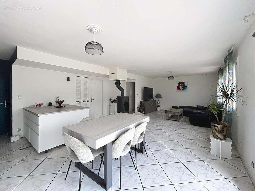 Photo 4 - Maison à ESTRABLIN