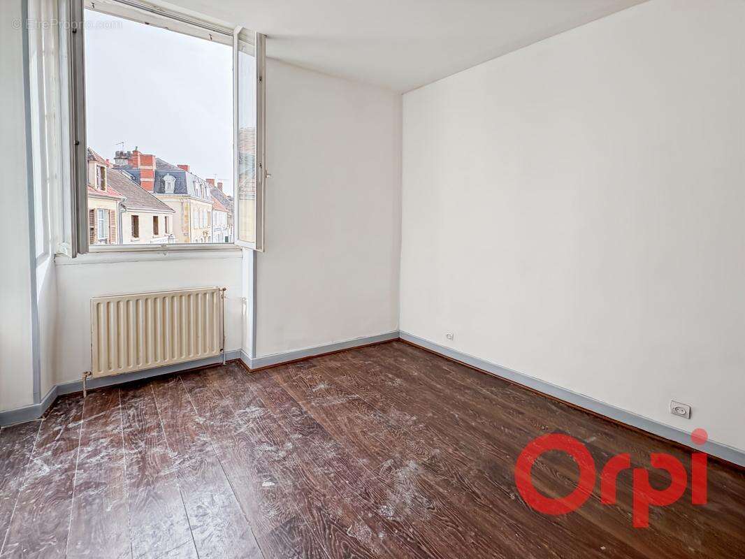 Appartement à SAINT-AMAND-MONTROND