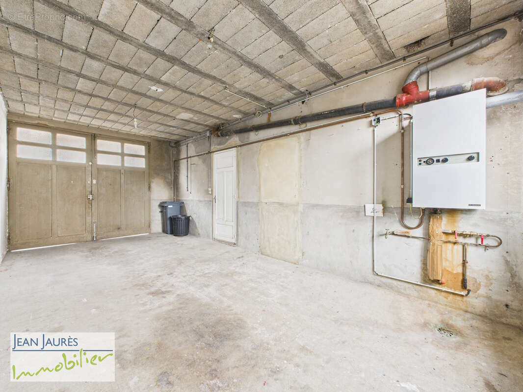 Brienne-le-Château   Immeuble Mixte avec Grand Appartement et Local Commercial - photo 11