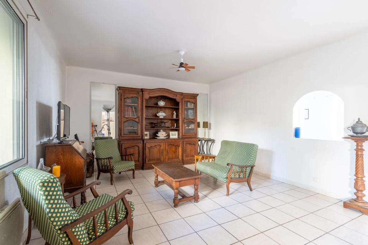 Appartement à SIX-FOURS-LES-PLAGES