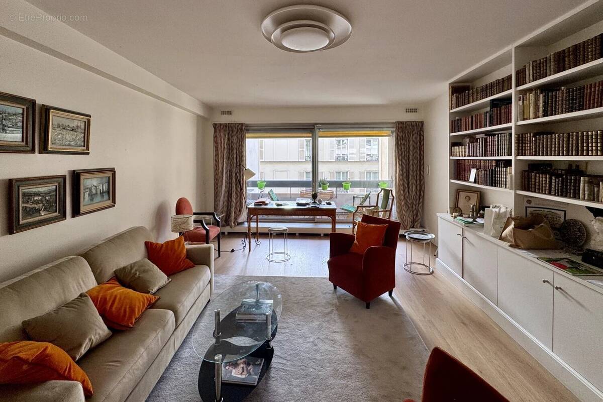 Appartement à PARIS-6E