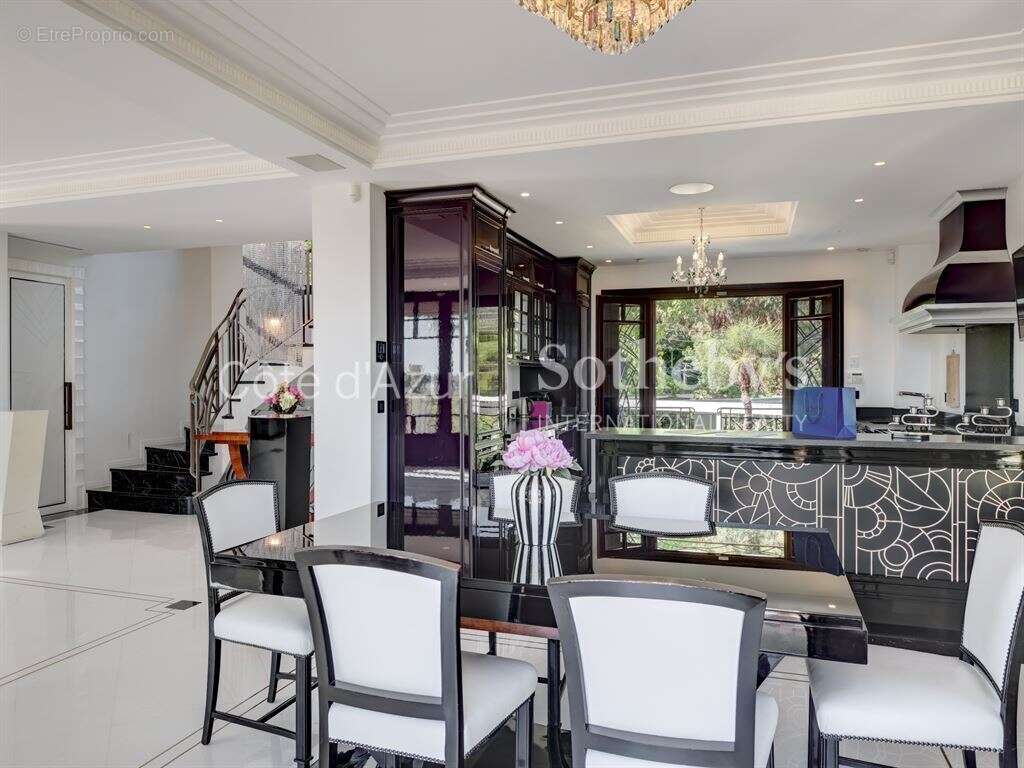Maison à VALLAURIS