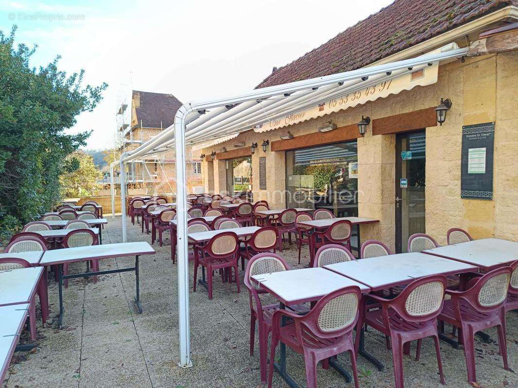 Commerce à LES EYZIES-DE-TAYAC-SIREUIL