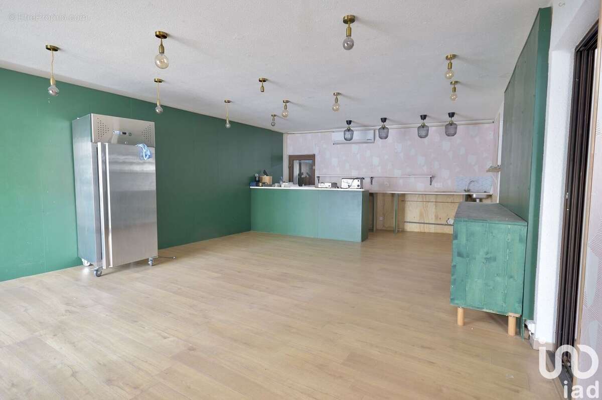 Photo 2 - Commerce à LAGRASSE