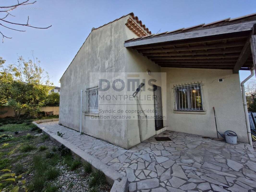 Maison à VIC-LA-GARDIOLE