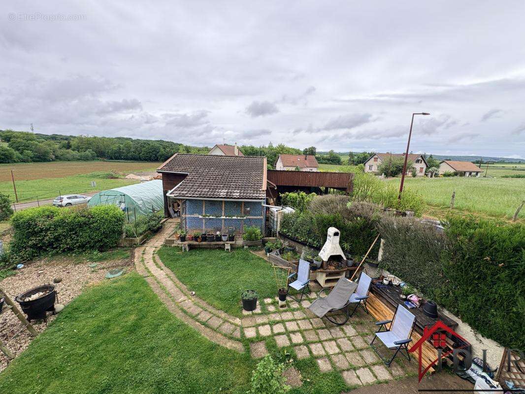Maison à LAVANGEOT