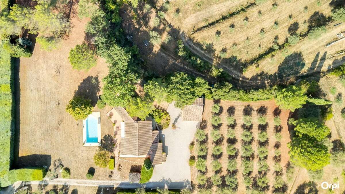 Villa Provençale de Plain-Pied à Saint-Zacharie — Écrin de Charme au Cœur d'un Domaine Arboré de 5 940 m² - photo 5