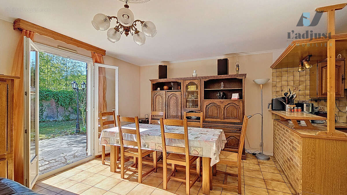 Maison à VERNOU-LA-CELLE-SUR-SEINE