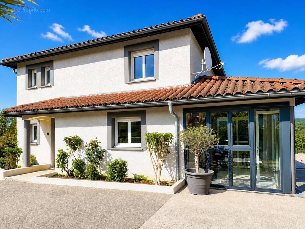 Photo 1 - Maison à L'ISLE-D'ABEAU