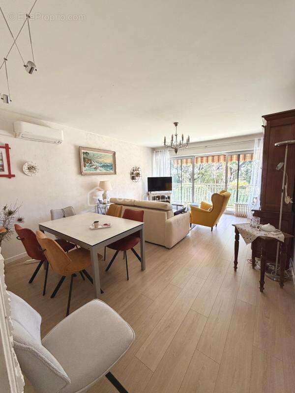 Appartement à SIX-FOURS-LES-PLAGES