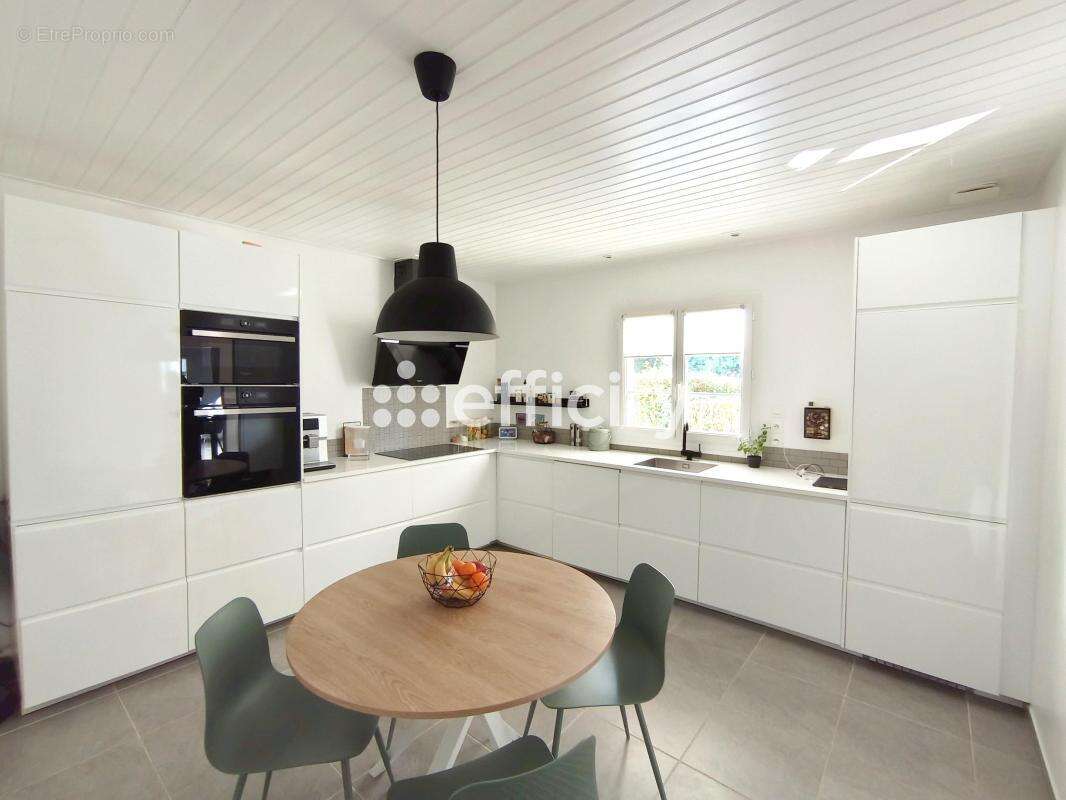 Maison à SAINT-HILAIRE-LA-FORET