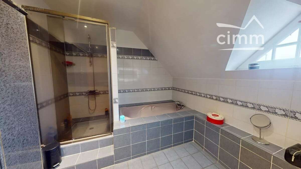 Maison à SAINT-CYR-EN-VAL