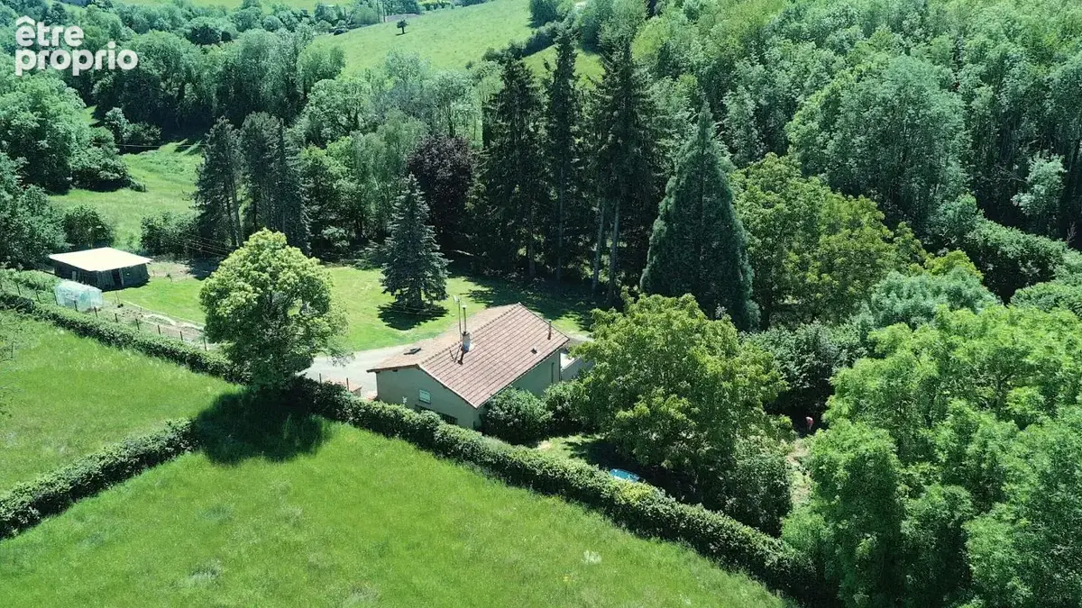 Maison en pleine nature sur un terrain arboré de 3551 m² - photo 3
