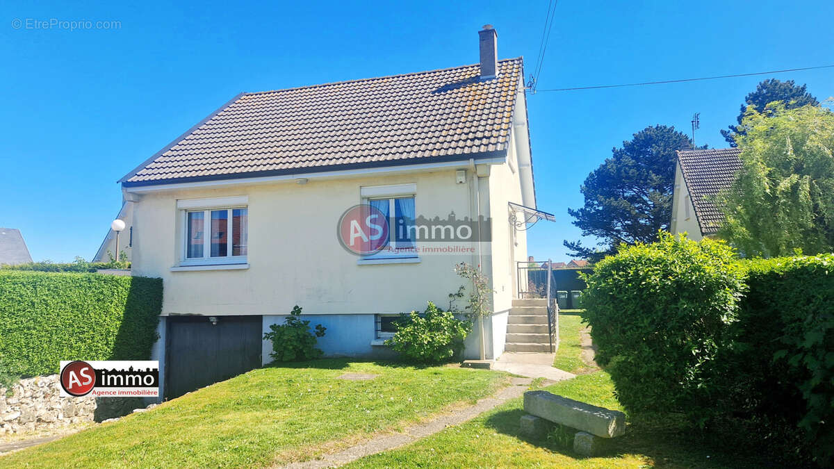 Maison à GREGES