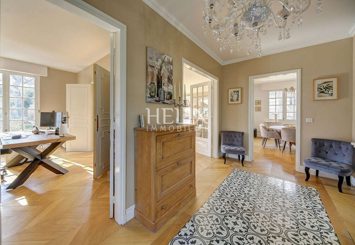 Maison à LE VESINET
