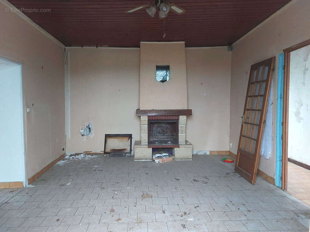 Maison à DUN-SUR-AURON