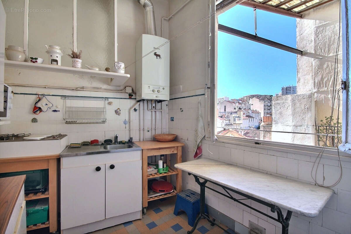Appartement à MARSEILLE-6E
