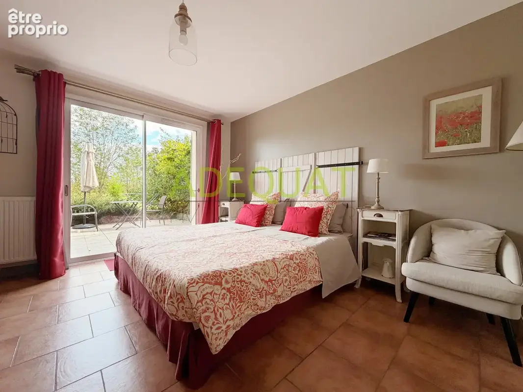 Maison individuelle / 396m2 habitable / 8 chambres / piscine / garage / terrain de 38690m2... - photo 11