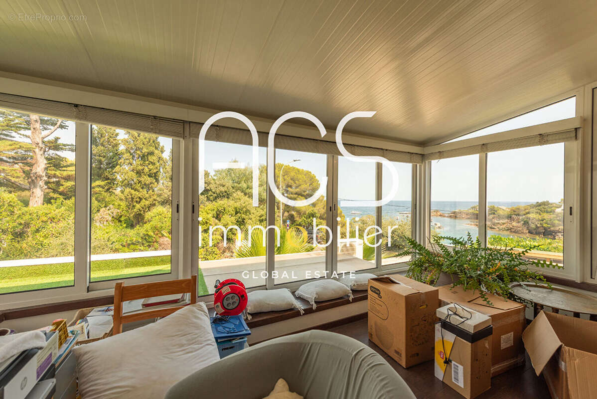 Maison à LES ISSAMBRES