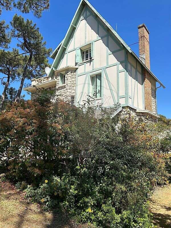 Maison à LES MATHES
