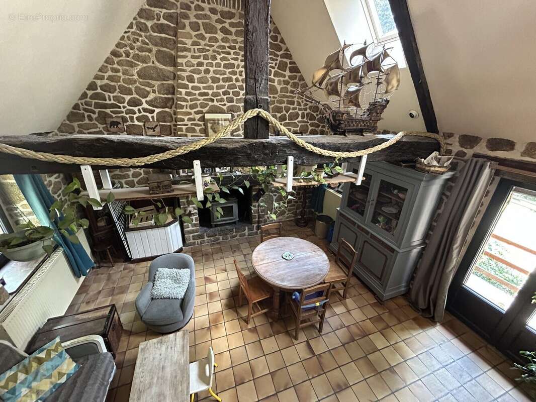 Maison à PONT-D&#039;OUILLY