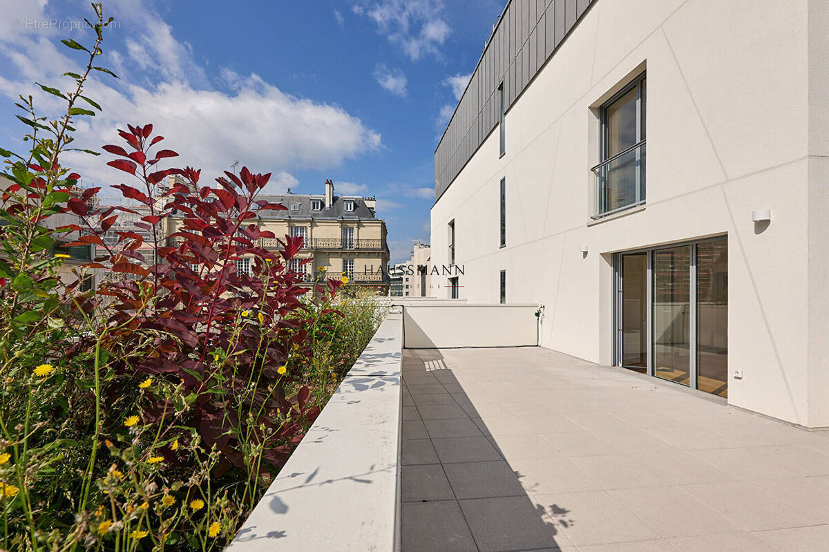 Appartement à PARIS-17E