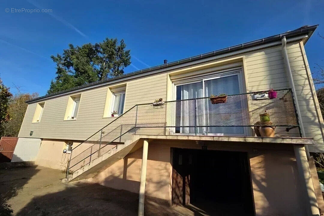 Maison à SAINTE-JAMME-SUR-SARTHE