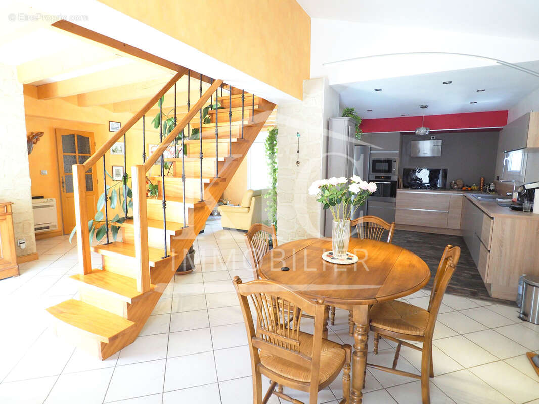 PROCHE CARCASSONNE - Maison 118 m2 4 chambres - Jardin, piscine, garage. - photo 4