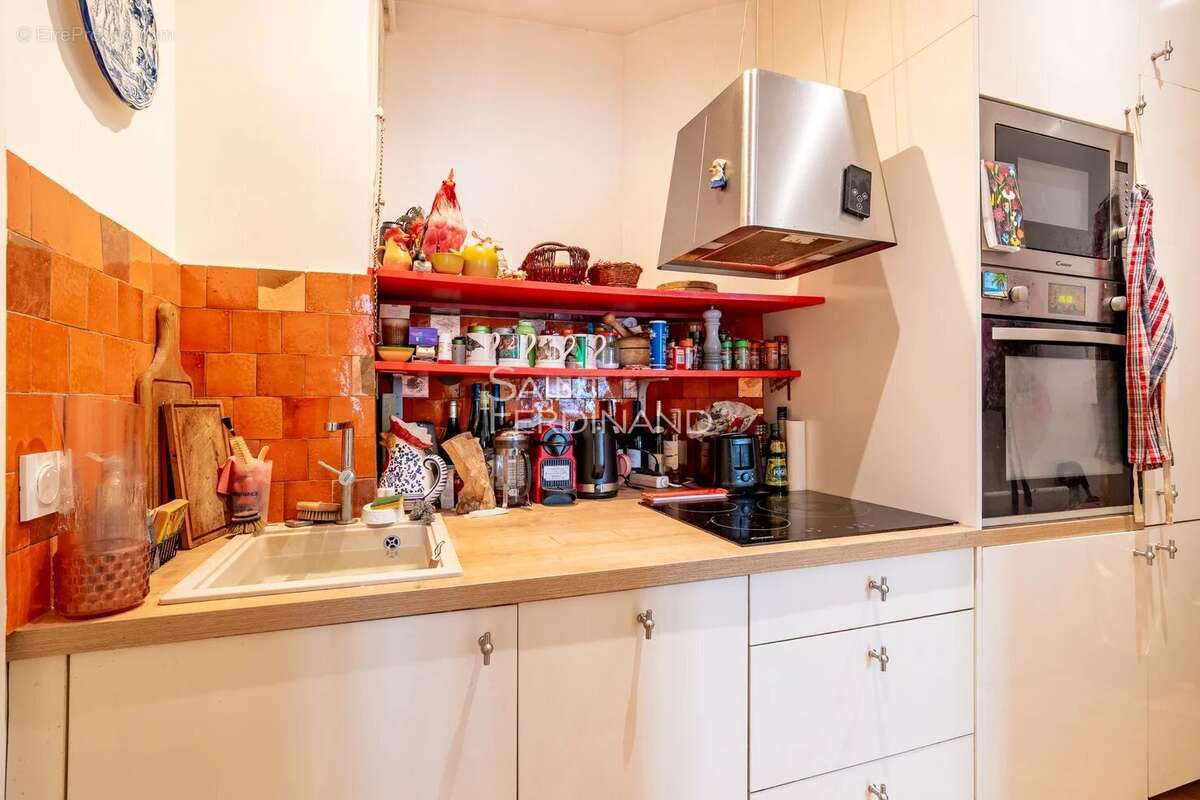 Appartement à PARIS-17E