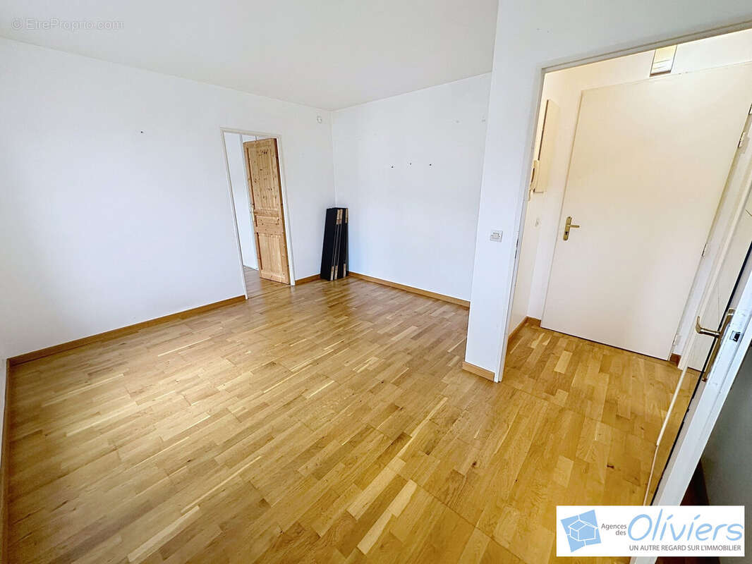 Appartement à VOISINS-LE-BRETONNEUX