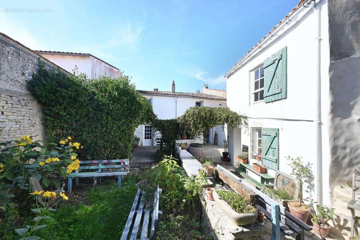 Typique maison rétaise à vendre st clement authenticite charme - photo 2