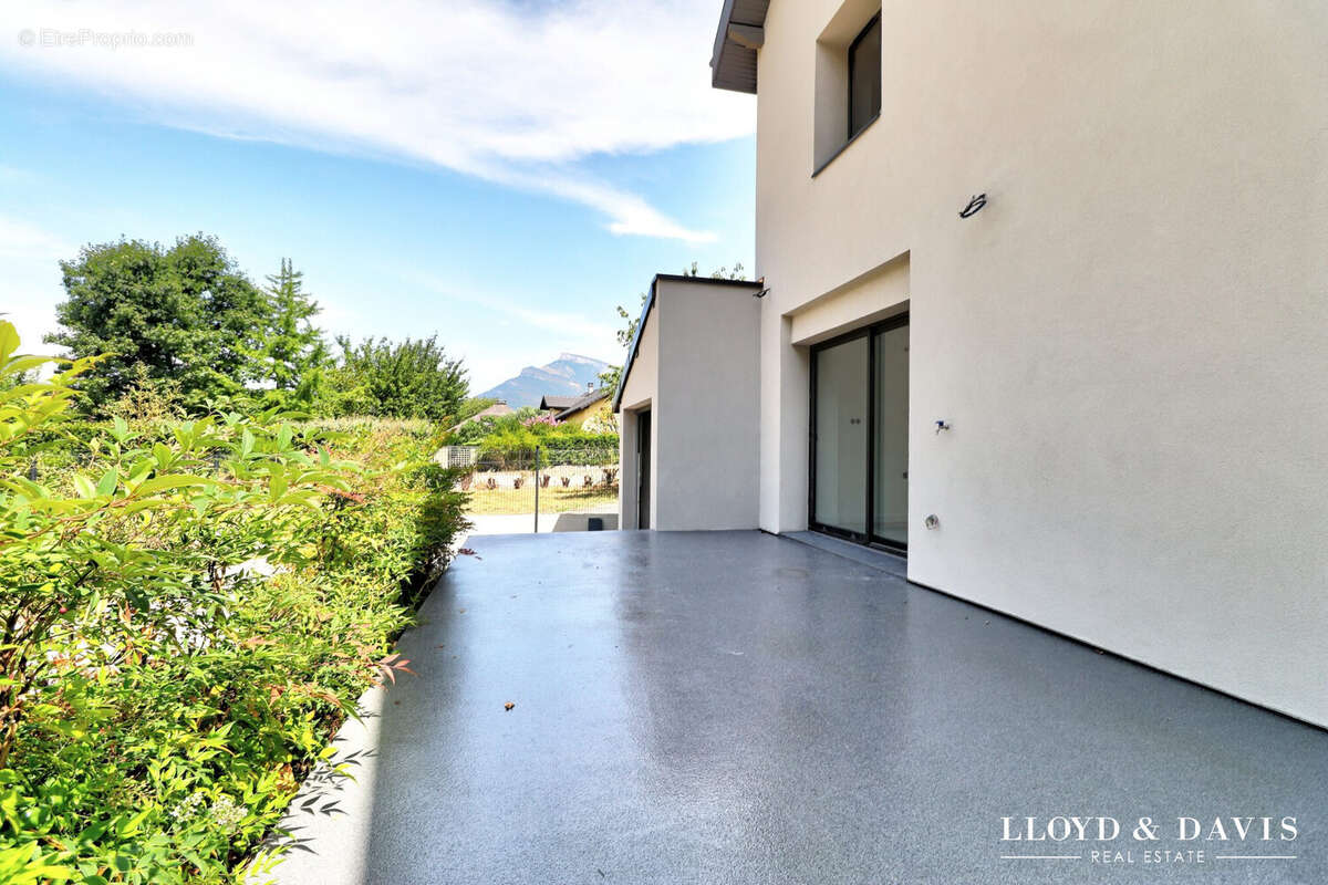 Appartement 81 m² à Challes-Les-Eaux  - photo 4